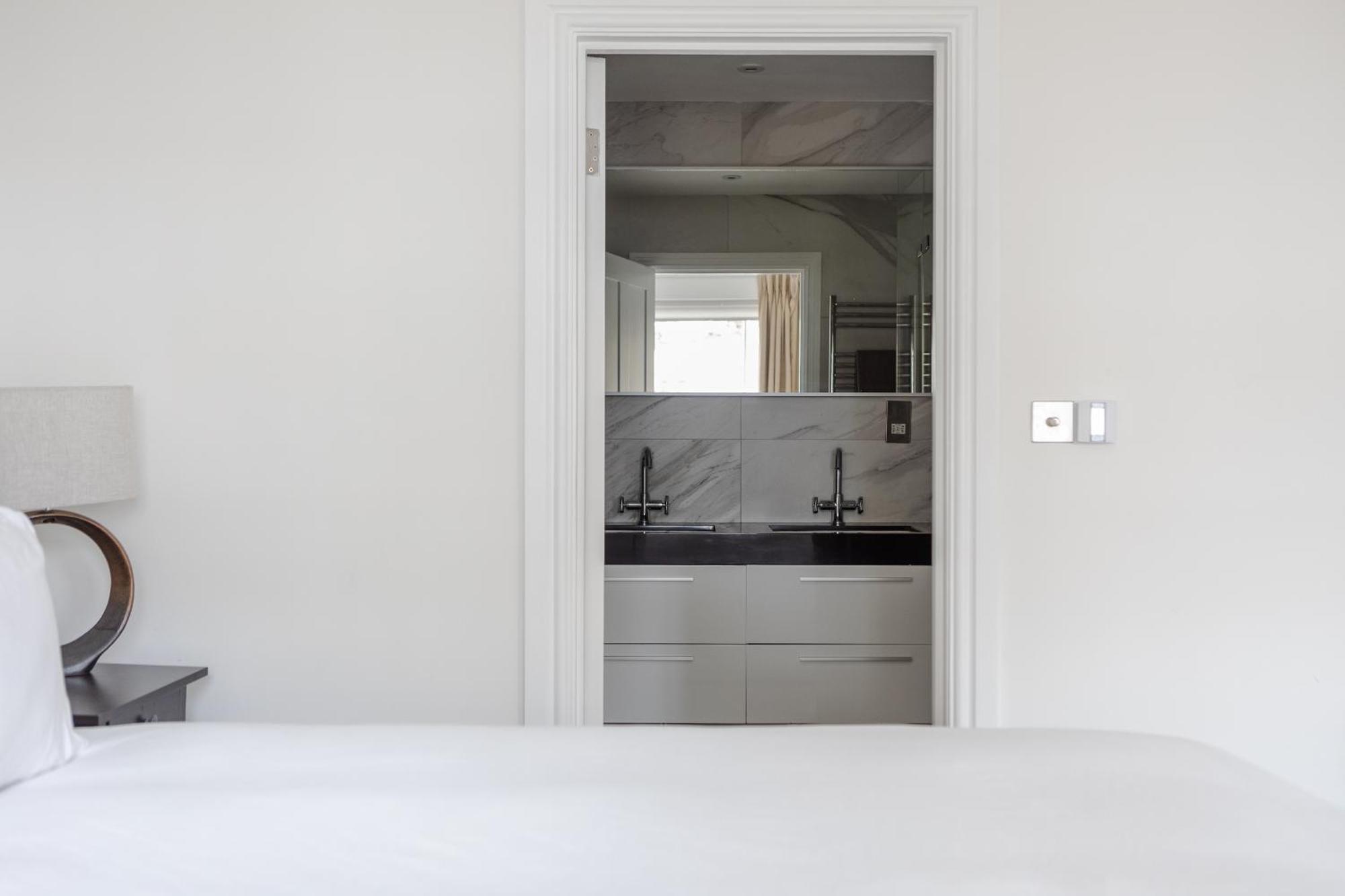 Number 53 - Stunning Maisonette With Parking In Kensington & Chelsea London Exterior foto